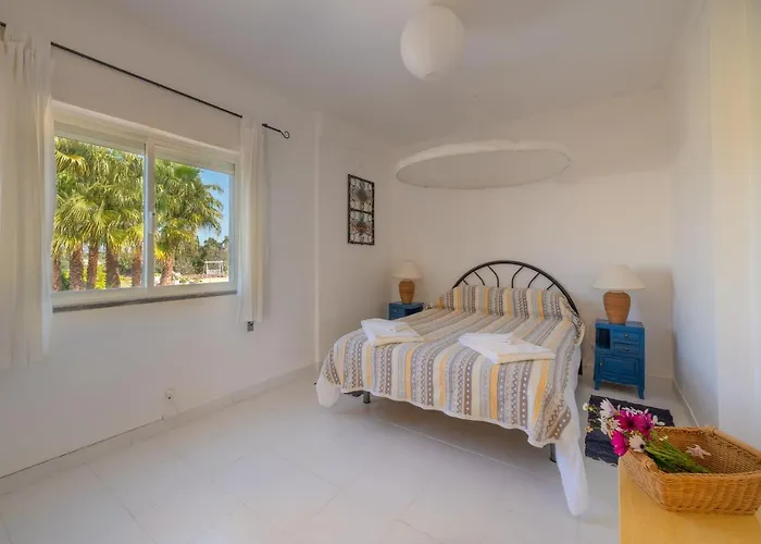 Vakantiehuis Ceu Azul - Elevated With Stunning Views And Big Garden - Somewhere Special